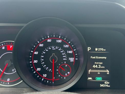 Used 2021 Hyundai Elantra SEL w/ Preferred Accessory Package image 10