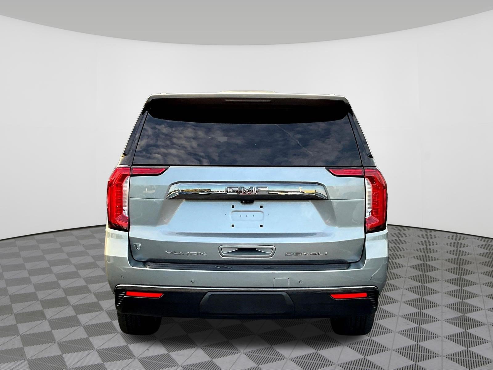 Used 2023 GMC Yukon XL Denali Ultimate w/ LPO, Floor Liner Package AWD/4WD image 5