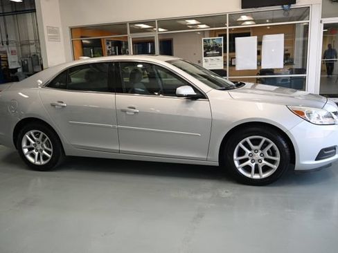 Used 2015 Chevrolet Malibu LT w/ Power Convenience Package FWD image 3