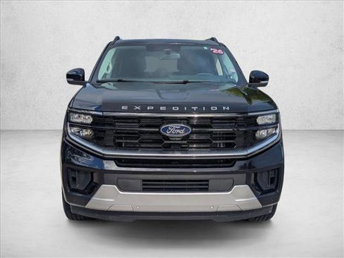 Used 2026 Ford Expedition Max Platinum AWD/4WD image 2