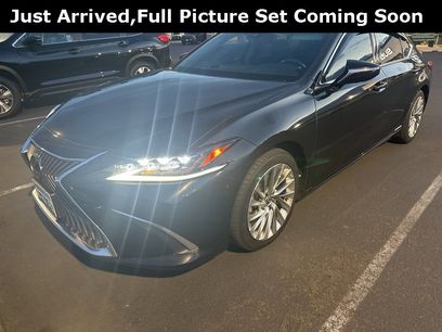 Used 2021 Lexus ES 300h w/ Accessory Package