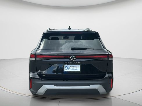 New 2026 Volkswagen Tiguan SE FWD image 4