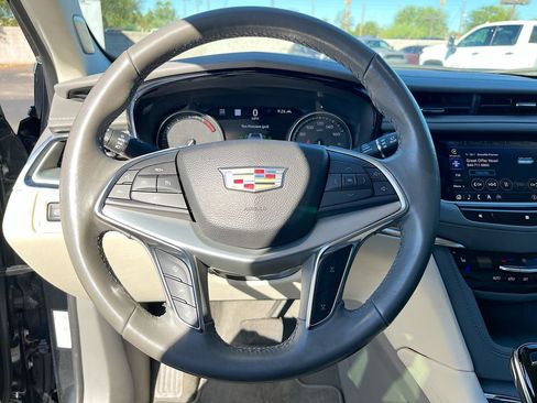 Used 2021 Cadillac XT5 Premium Luxury AWD/4WD image 11