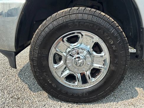 Used 2024 RAM 2500 Tradesman w/ Chrome Appearance Group AWD/4WD image 13