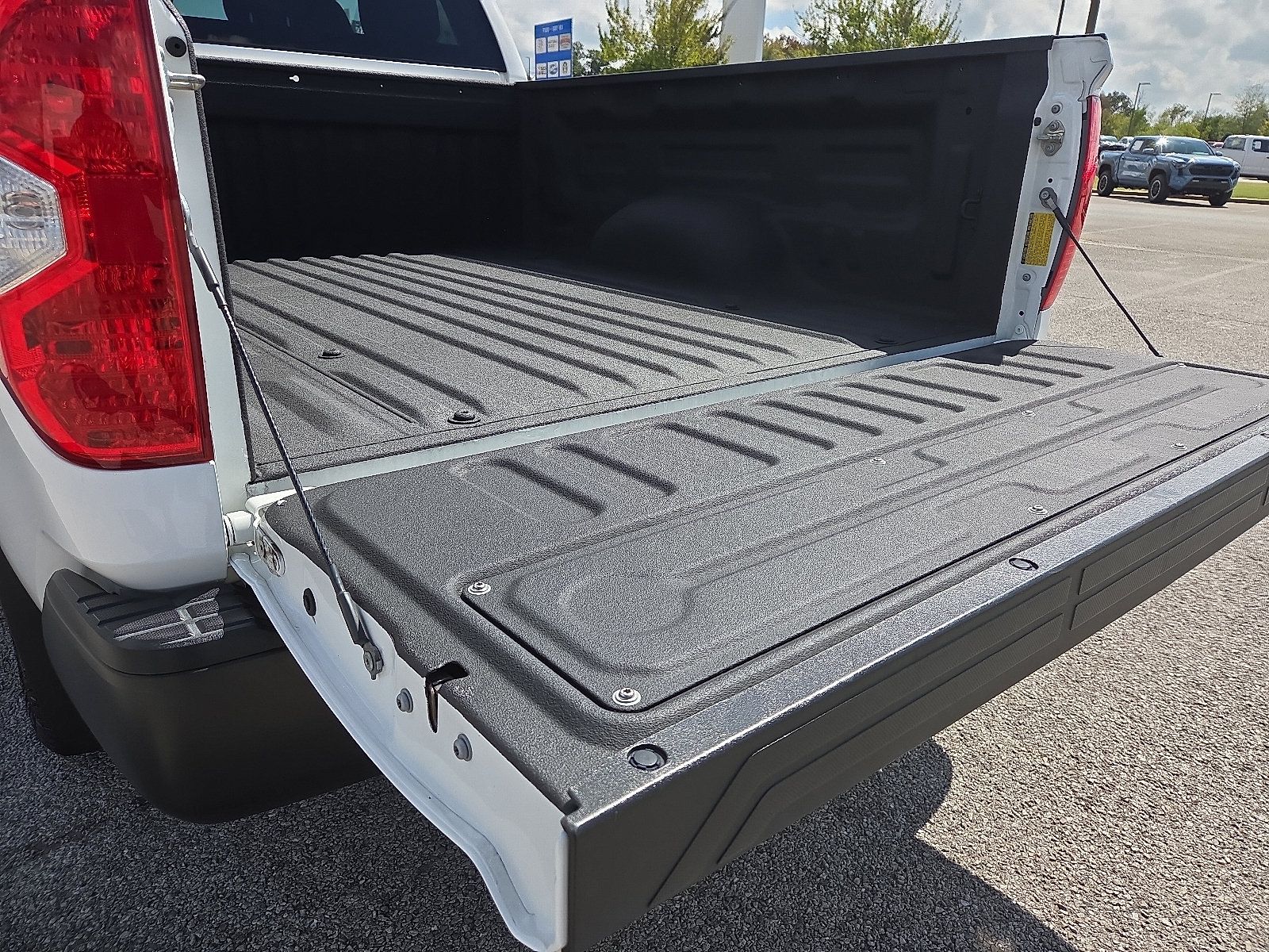 Used 2020 Toyota Tundra SR RWD image 9