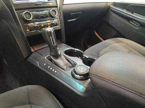Used 2016 Ford Explorer XLT w/ Equipment Group 201A AWD/4WD image 26