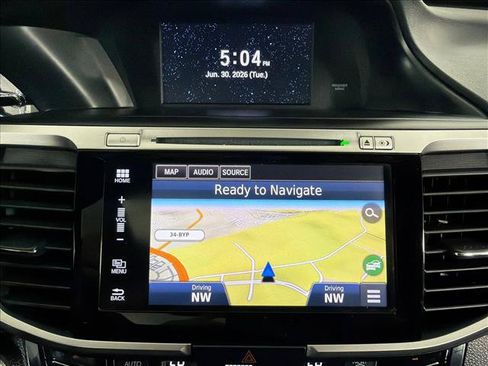 Used 2017 Honda Accord Touring image 3