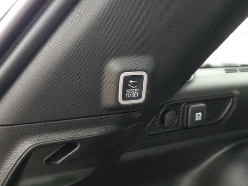 Used 2025 Jeep Grand Cherokee Limited w/ Luxury Tech Group II image 17