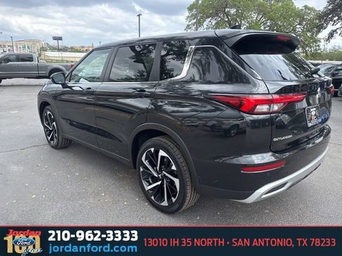 Used 2023 Mitsubishi Outlander SE image 5