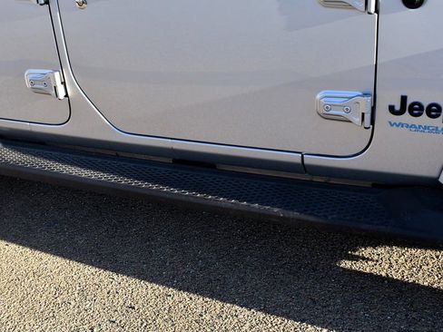 Used 2022 Jeep Wrangler Unlimited Sahara image 9