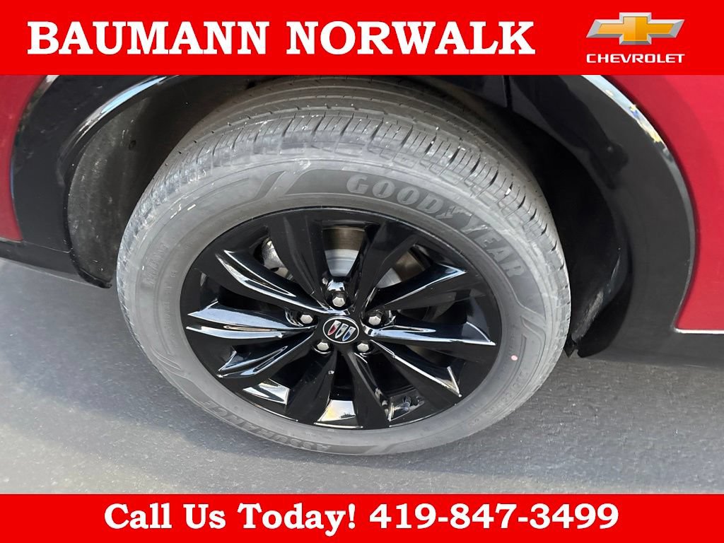 Used 2024 Buick Envista Sport Touring w/ Convenience I Package FWD image 11