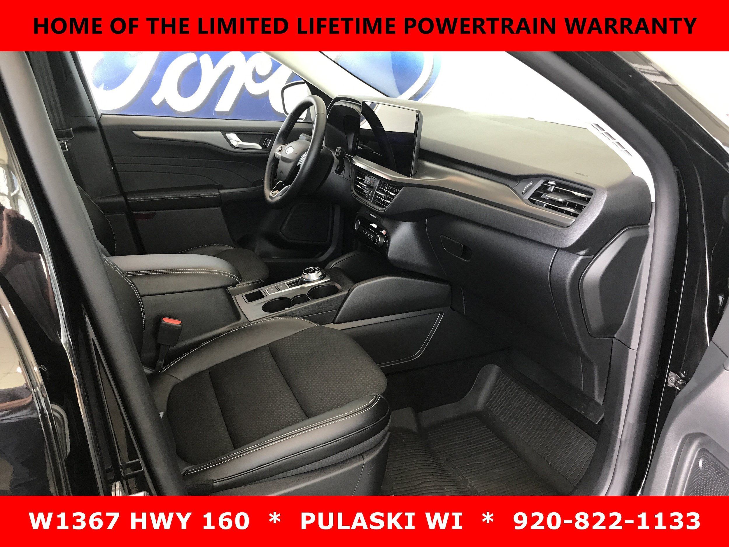 Used 2025 Ford Escape SE w/ Class II Trailer Tow Package FWD image 3