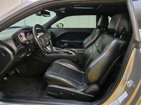 Used 2015 Dodge Challenger SXT Plus image 15