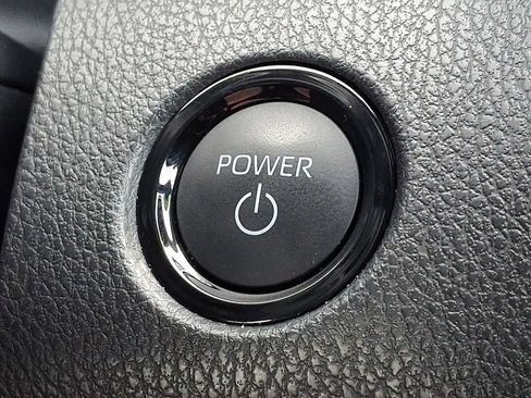 Used 2025 Toyota Camry SE FWD image 22