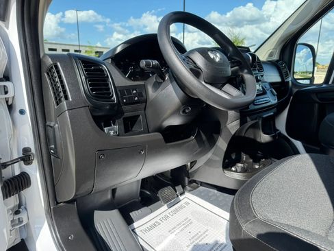Used 2025 RAM ProMaster 2500 w/ Convenience Group image 21