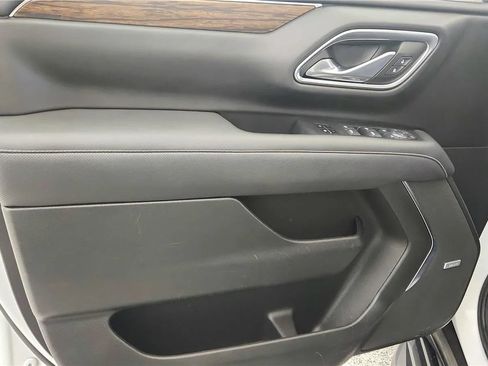 Used 2023 Chevrolet Tahoe Premier w/ Premium Package AWD/4WD image 33