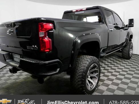 Used 2022 Chevrolet Silverado 2500 High Country w/ Z71 Off-Road Package AWD/4WD image 3