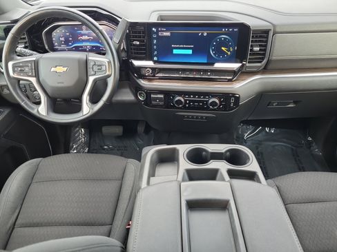Used 2024 Chevrolet Silverado 2500 LT w/ Convenience Package image 16