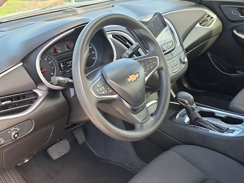 Used 2023 Chevrolet Malibu LT FWD image 14