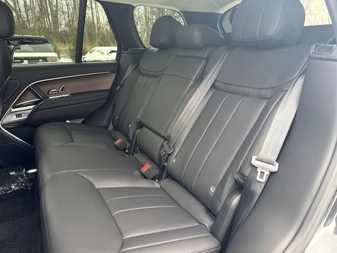 New 2026 Land Rover Range Rover SE image 14