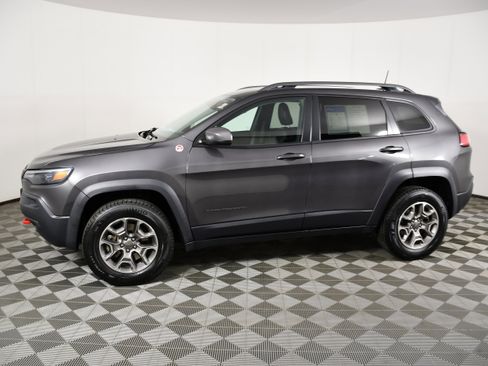 Used 2020 Jeep Cherokee Trailhawk w/ Cold Weather Group AWD/4WD image 9