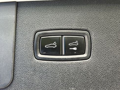 Used 2022 Porsche Cayenne image 25