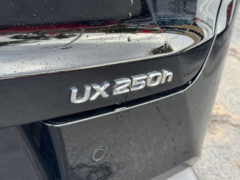 Used 2024 Lexus UX 250h FWD w/ Premium Package image 12