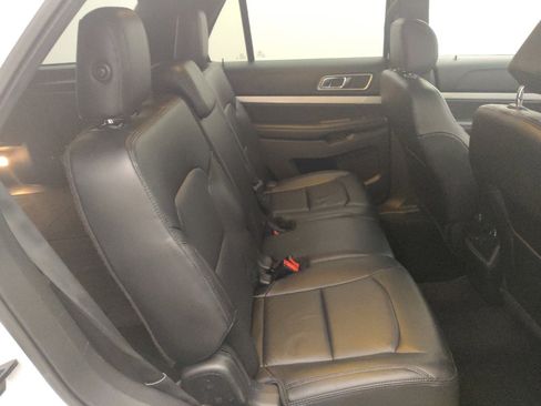 Used 2016 Ford Explorer XLT w/ Equipment Group 202A FWD image 19