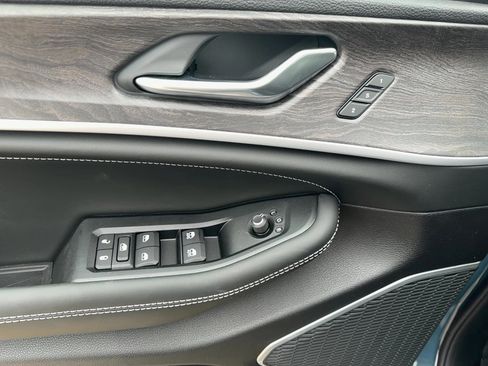 New 2026 Jeep Grand Cherokee L Limited AWD/4WD image 17