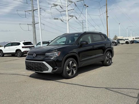 New 2026 Volkswagen Taos SE AWD/4WD image 1