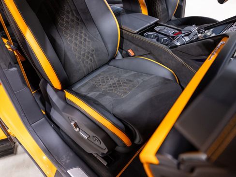 Used 2024 Lamborghini Urus S AWD/4WD image 33