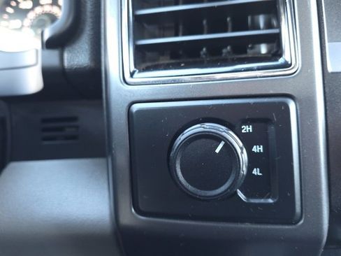 Used 2020 Ford F150 XLT image 22