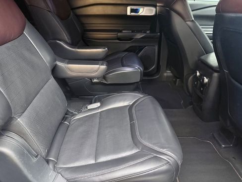 Used 2020 Ford Explorer Platinum w/ Premium Technology Package image 14
