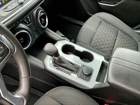 Used 2022 Chevrolet Blazer LT FWD image 18