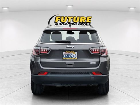 Used 2022 Jeep Compass Latitude image 6