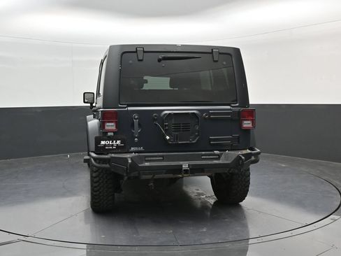 Used 2018 Jeep Wrangler Unlimited Rubicon AWD/4WD image 6