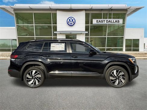 New 2026 Volkswagen Atlas SE image 2