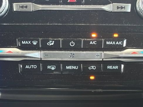 Used 2023 Ford Explorer Limited w/ Equipment Group 301A RWD image 5