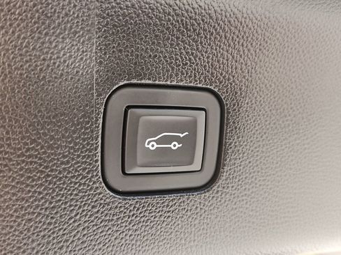 Used 2023 Buick Enclave Essence w/ Experience Buick Package AWD/4WD image 12