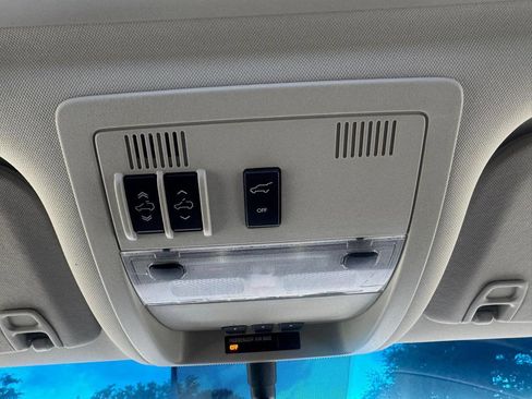 Used 2012 GMC Yukon Denali AWD/4WD image 31