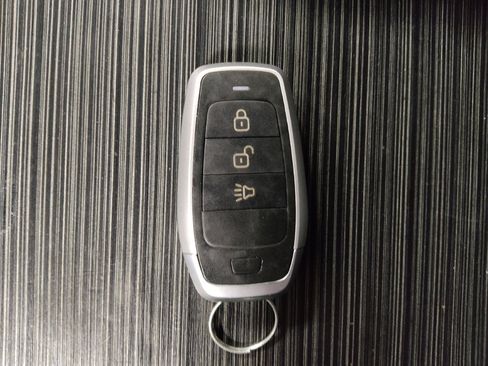 Used 2019 Honda Pilot Touring image 32