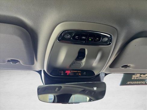 Used 2021 Volvo S60 T5 Momentum w/ Premium Package image 19