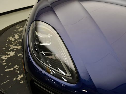 Certified 2025 Porsche Macan image 14