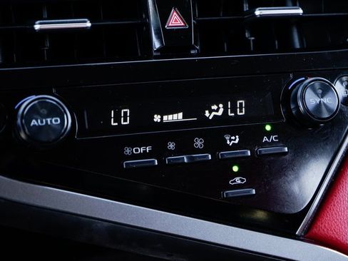 Used 2022 Toyota Camry XSE image 31