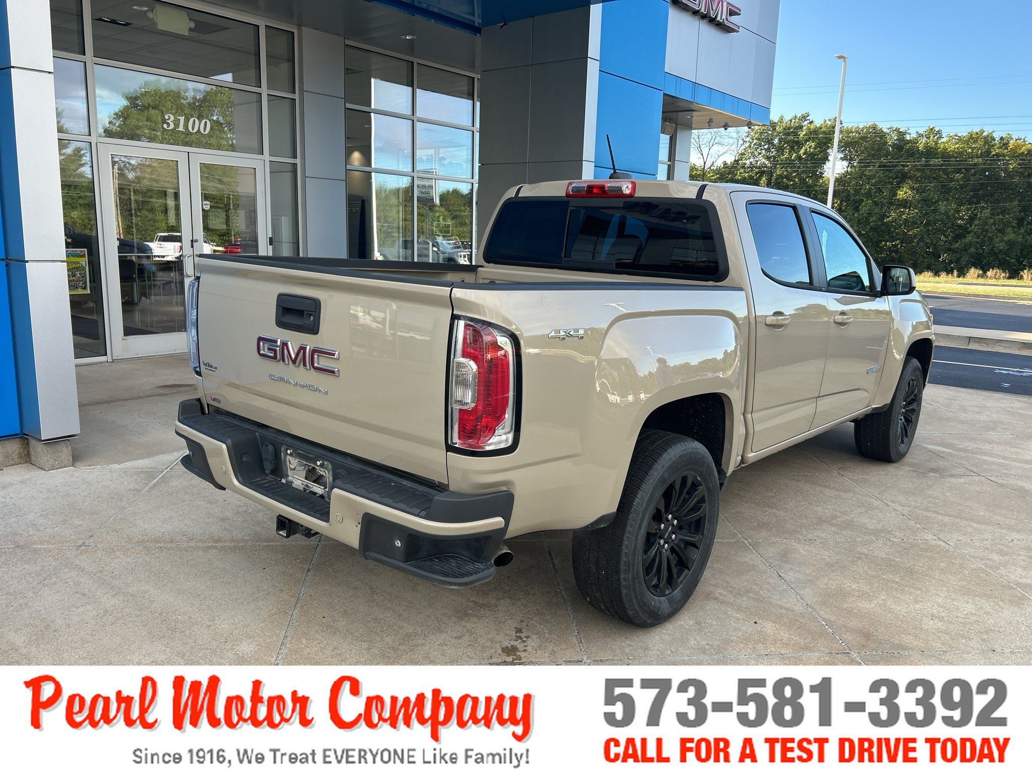 Certified 2022 GMC Canyon Elevation w/ Elevation Premium Package AWD/4WD image 4
