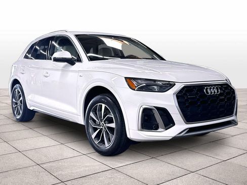 Used 2023 Audi Q5 2.0T Premium Plus w/ Premium Plus Package AWD/4WD image 2