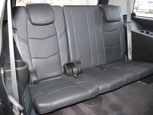 Used 2020 Cadillac Escalade Luxury image 39