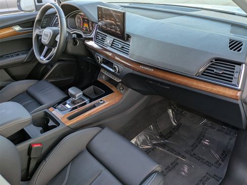 Used 2023 Audi Q5 e Premium Plus w/ Premium Plus Package image 19