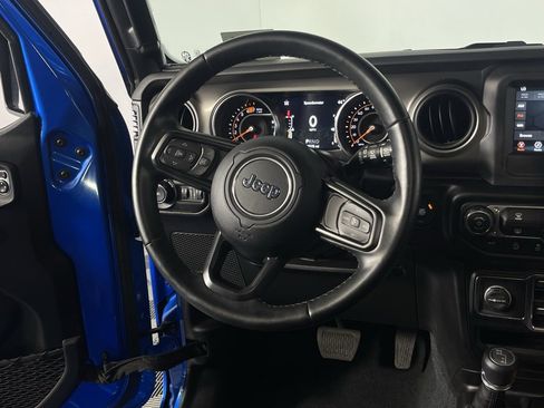 Used 2022 Jeep Wrangler Unlimited Sport image 32