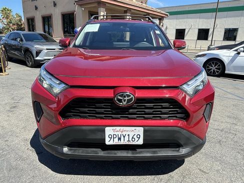 Used 2022 Toyota RAV4 XLE FWD image 8
